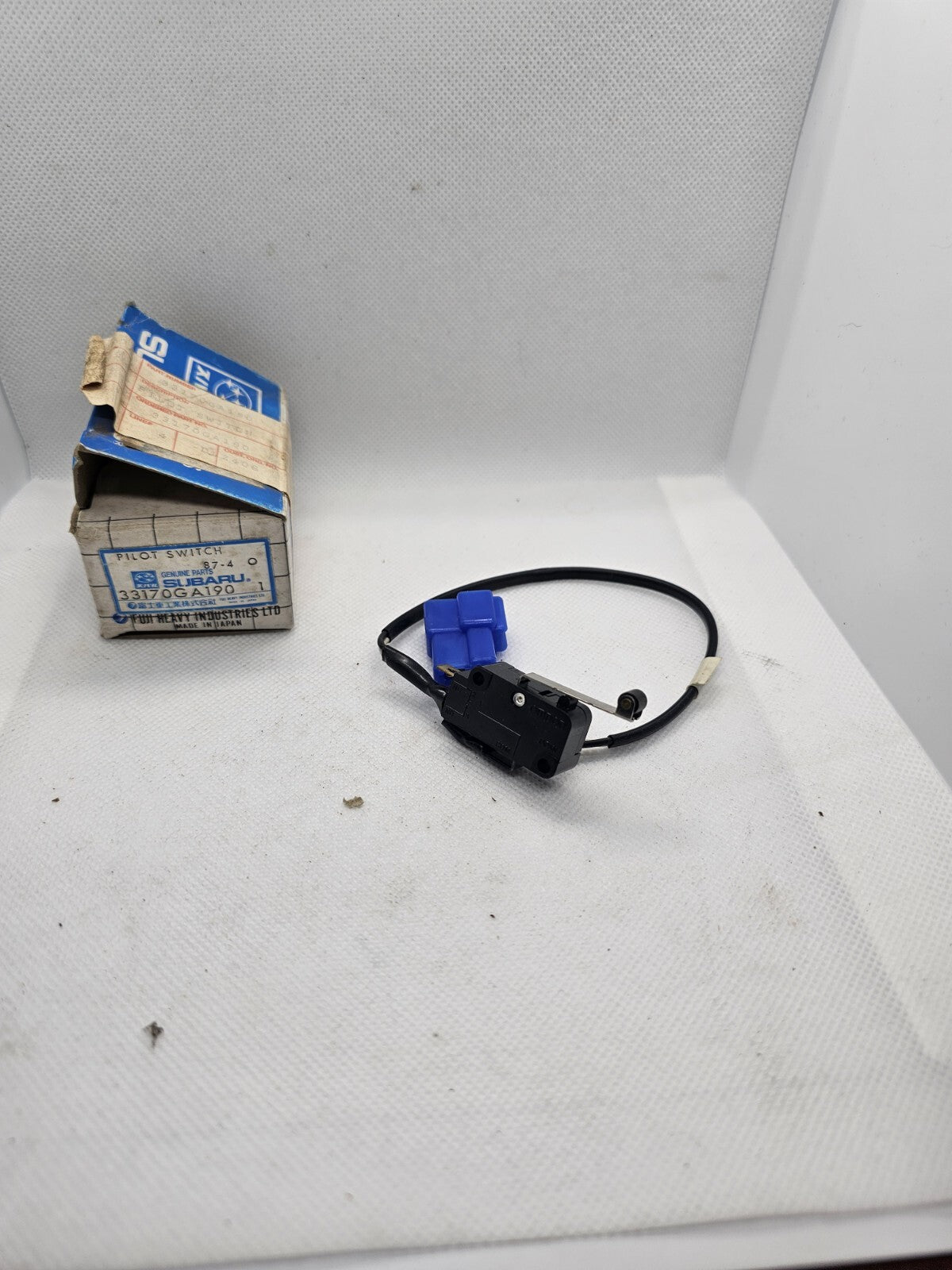 33170GA190 Subaru Genuine Part - Pilot Switch
