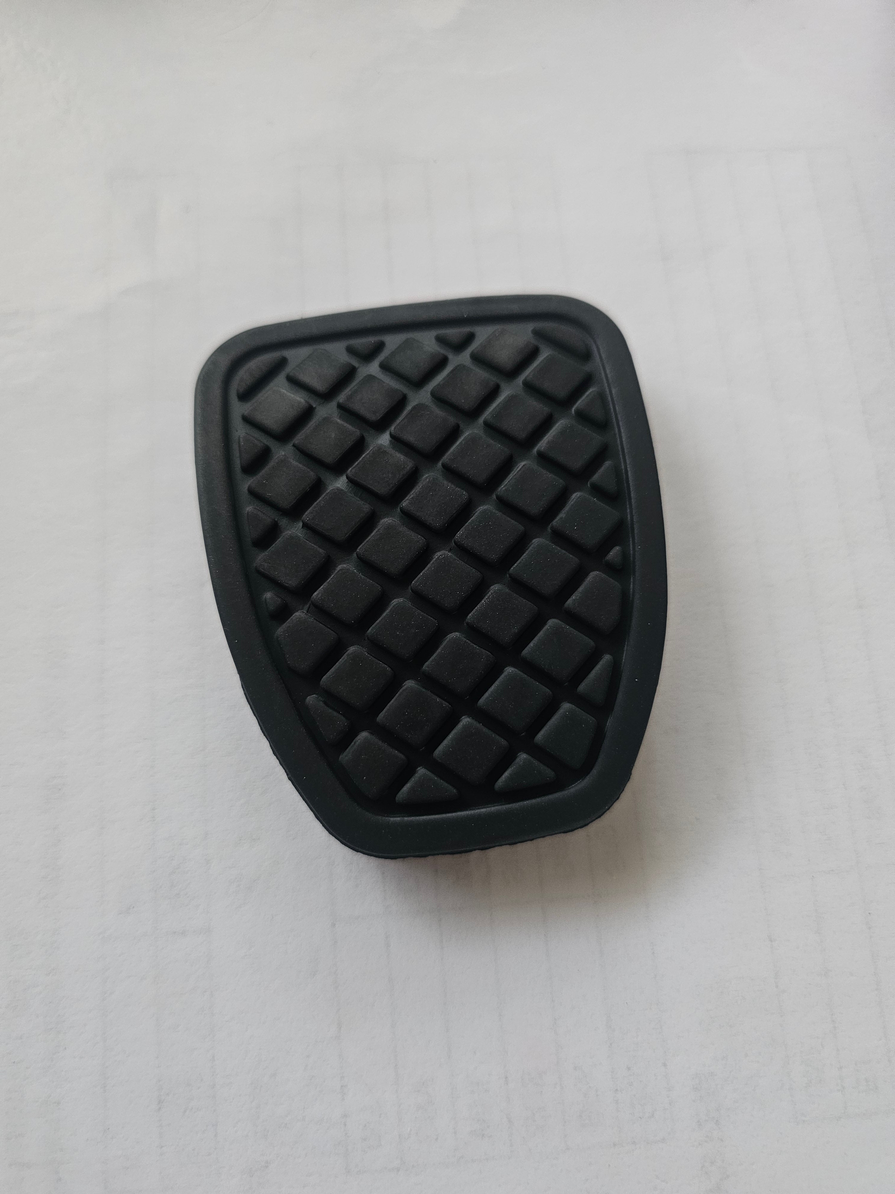 Brake/Clutch pedal pad rubber GENUINE EA81, EA82, EJ - All Subaru