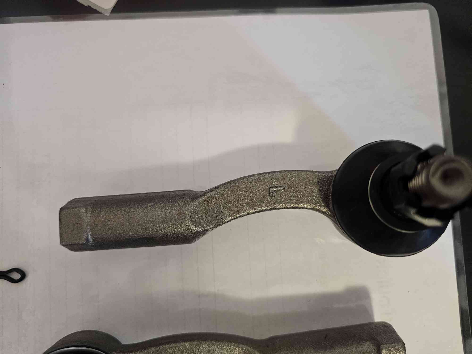 LH Tie rod end EA81